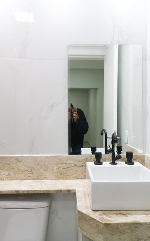 Apartamento à venda com 135m², 2 quartos e 1 vaga Apartamento à venda com 135m², 2 quartos e 1 vagaBanheiro da Suíte