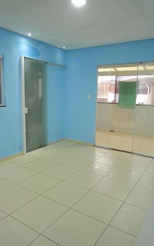 Casa à venda com 100m², 6 quartos e 2 vagasCasa 3 - Sala / Cozinha 