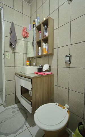 Casa à venda com 100m², 6 quartos e 2 vagasCasa 1 - Banheiro 