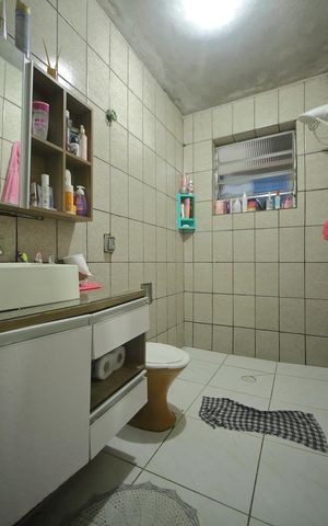Casa à venda com 100m², 6 quartos e 2 vagasCasa 1 - Banheiro 