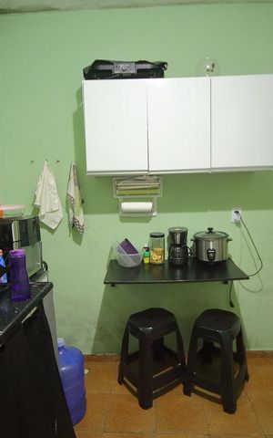 Casa à venda com 100m², 6 quartos e 2 vagasCozinha 