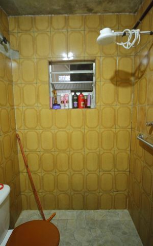 Casa à venda com 100m², 6 quartos e 2 vagasCasa 2 - Banheiro 