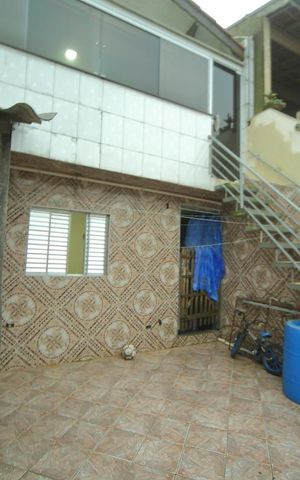 Casa à venda com 100m², 6 quartos e 2 vagasÁrea de Serviço (área comum) 