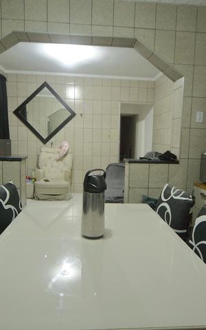 Casa à venda com 100m², 6 quartos e 2 vagasCasa 1 - Cozinha 