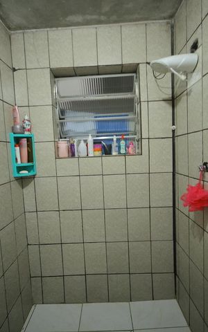 Casa à venda com 100m², 6 quartos e 2 vagasCasa 1 - Banheiro 