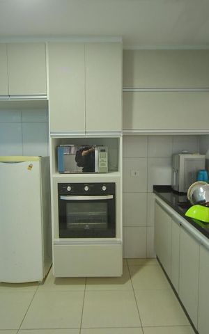 Casa à venda com 100m², 6 quartos e 2 vagasCasa 3 - Sala / Cozinha 