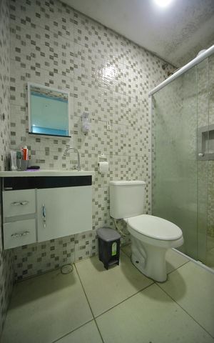 Casa à venda com 100m², 6 quartos e 2 vagasCasa 3 - Banheiro 