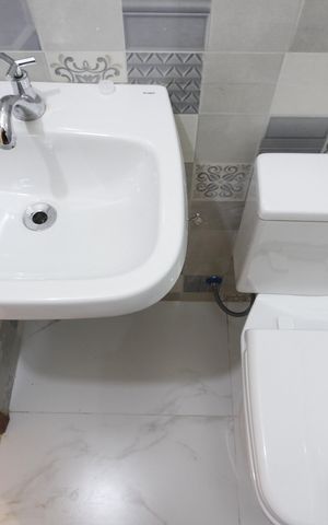 Casa para alugar com 60m², 2 quartos e 2 vagasBanheiro da Suíte