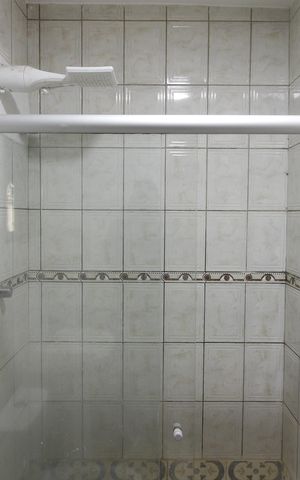 Casa para alugar com 60m², 2 quartos e 2 vagasBanheiro Social