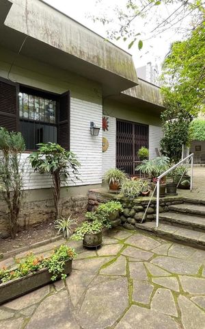 Casa à venda com 250m², 4 quartos e 2 vagas