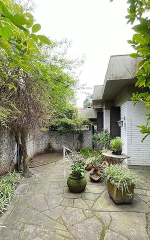 Casa à venda com 250m², 4 quartos e 2 vagas