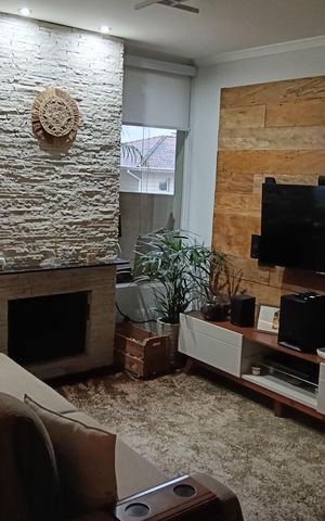 Casa de condomínio à venda com 105m², 3 quartos e 2 vagas Casa de condomínio à venda com 105m², 3 quartos e 2 vagasSala