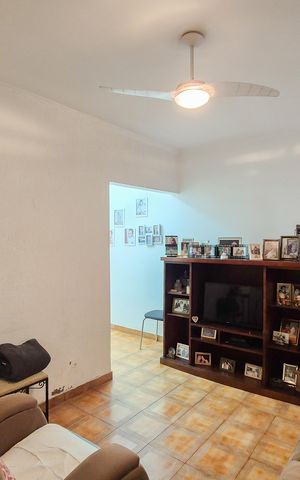Casa à venda com 158m², 2 quartos e 5 vagas Casa à venda com 158m², 2 quartos e 5 vagasSala