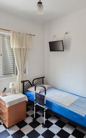 Casa à venda com 158m², 2 quartos e 5 vagas Casa à venda com 158m², 2 quartos e 5 vagasSuíte