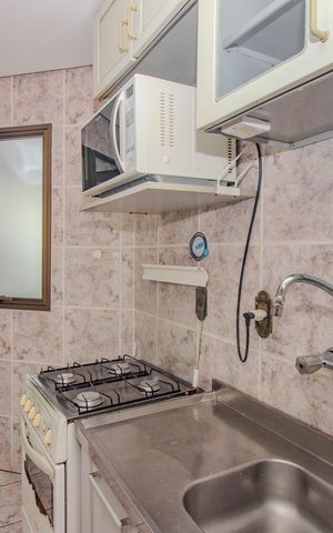 Apartamento para alugar com 81m², 2 quartos e 1 vaga Apartamento para alugar com 81m², 2 quartos e 1 vagaCozinha e Área de Serviço