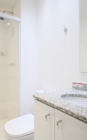 Apartamento para alugar com 70m², 2 quartos e 2 vagasBanheiro