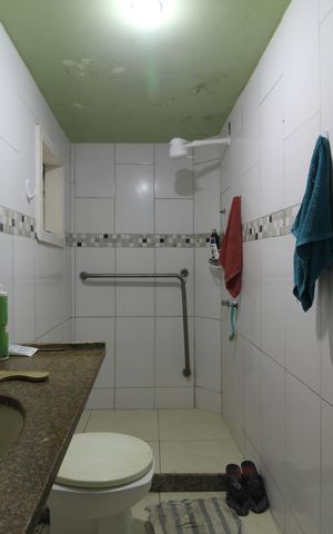 Casa de condomínio para alugar com 240m², 4 quartos e 4 vagasBanheiro Social