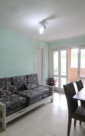 Casa de condomínio para alugar com 240m², 4 quartos e 4 vagasSala