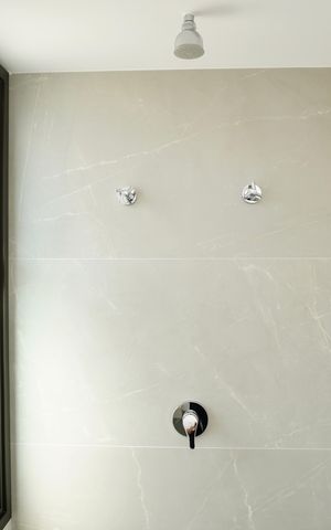 Apartamento à venda com 61m², 2 quartos e 2 vagasSuíte 1 - Banheiro 