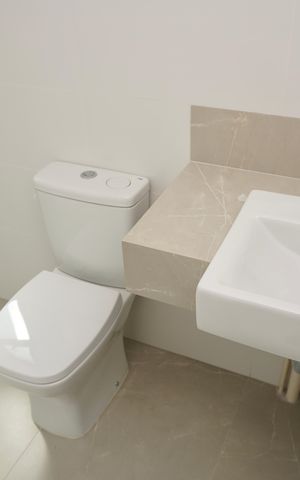 Apartamento à venda com 61m², 2 quartos e 2 vagasSuíte 2 - Banheiro 