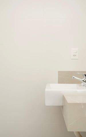 Apartamento à venda com 61m², 2 quartos e 2 vagasSuíte 1 - Banheiro 