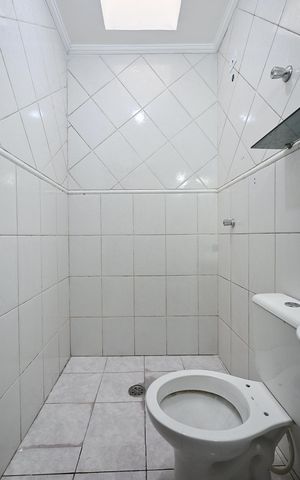 Casa para alugar com 90m², 2 quartos e 2 vagasBanheiro