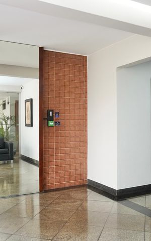 Apartamento à venda com 120m², 3 quartos e 2 vagas Apartamento à venda com 120m², 3 quartos e 2 vagasHall de entrada
