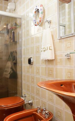 Apartamento à venda com 120m², 3 quartos e 2 vagas Apartamento à venda com 120m², 3 quartos e 2 vagasBanheiro Social 1
