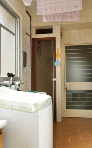 Apartamento à venda com 120m², 3 quartos e 2 vagas Apartamento à venda com 120m², 3 quartos e 2 vagasÁrea de Serviço