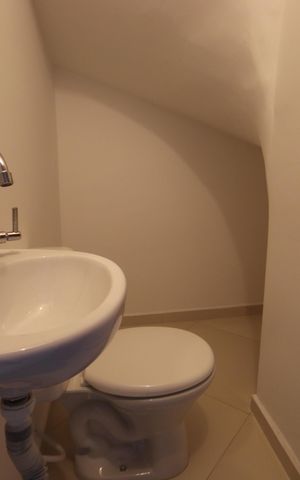 Casa à venda com 120m², 2 quartos e 2 vagasLavabo