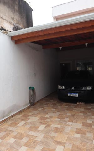 Casa à venda com 120m², 2 quartos e 2 vagasGaragem