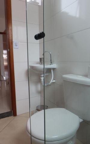 Casa à venda com 120m², 2 quartos e 2 vagasBanheiro da Suíte 2