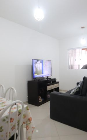 Casa à venda com 120m², 2 quartos e 2 vagasSala
