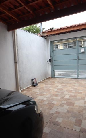 Casa à venda com 120m², 2 quartos e 2 vagasGaragem