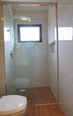 Casa para alugar com 140m², 3 quartos e 2 vagasBanheiro 