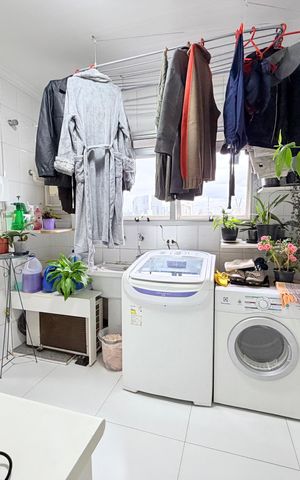 Apartamento à venda com 162m², 4 quartos e 2 vagas Apartamento à venda com 162m², 4 quartos e 2 vagasÁrea de serviço