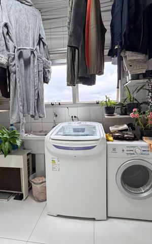 Apartamento à venda com 162m², 4 quartos e 2 vagas Apartamento à venda com 162m², 4 quartos e 2 vagasÁrea de serviço