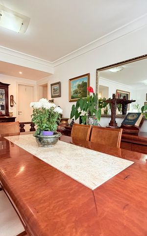 Apartamento à venda com 162m², 4 quartos e 2 vagas Apartamento à venda com 162m², 4 quartos e 2 vagasSala