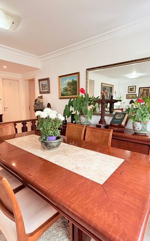 Apartamento à venda com 162m², 4 quartos e 2 vagas Apartamento à venda com 162m², 4 quartos e 2 vagasSala