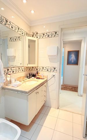 Apartamento à venda com 162m², 4 quartos e 2 vagas Apartamento à venda com 162m², 4 quartos e 2 vagasBanheiro Suíte