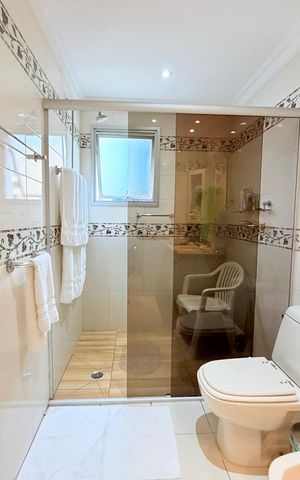 Apartamento à venda com 162m², 4 quartos e 2 vagas Apartamento à venda com 162m², 4 quartos e 2 vagasBanheiro Suíte