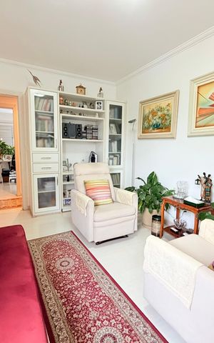 Apartamento à venda com 162m², 4 quartos e 2 vagas Apartamento à venda com 162m², 4 quartos e 2 vagasQuarto 1