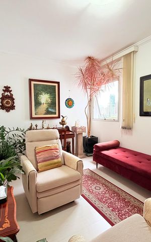Apartamento à venda com 162m², 4 quartos e 2 vagas Apartamento à venda com 162m², 4 quartos e 2 vagasQuarto 1