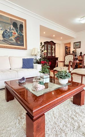 Apartamento à venda com 162m², 4 quartos e 2 vagas Apartamento à venda com 162m², 4 quartos e 2 vagasSala