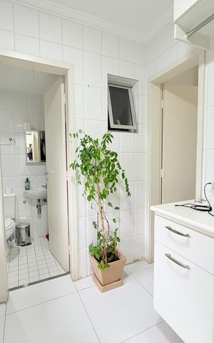 Apartamento à venda com 162m², 4 quartos e 2 vagas Apartamento à venda com 162m², 4 quartos e 2 vagasÁrea de serviço
