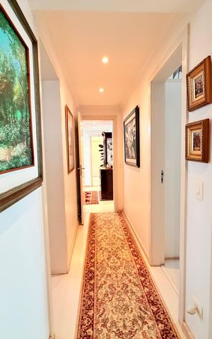 Apartamento à venda com 162m², 4 quartos e 2 vagas Apartamento à venda com 162m², 4 quartos e 2 vagasCorredor