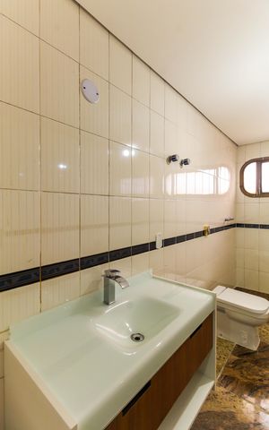 Apartamento à venda com 504m², 3 quartos e 4 vagas Apartamento à venda com 504m², 3 quartos e 4 vagasBanheiro da Suíte 3