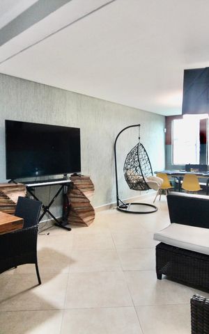 Casa à venda com 253m², 3 quartos e 2 vagas Casa à venda com 253m², 3 quartos e 2 vagasSala de Jantar