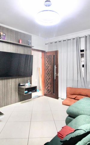 Casa à venda com 253m², 3 quartos e 2 vagas Casa à venda com 253m², 3 quartos e 2 vagasSala