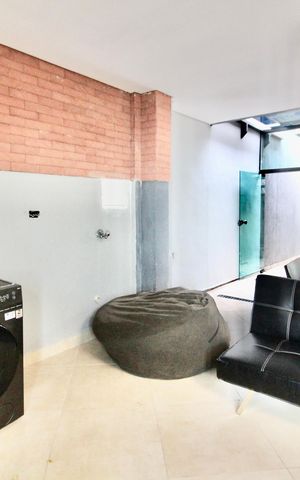 Casa à venda com 253m², 3 quartos e 2 vagas Casa à venda com 253m², 3 quartos e 2 vagasÁrea de Serviço